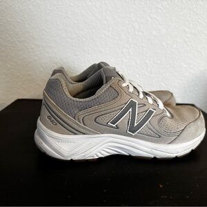 New Balance Women’s Gray Athletic Shoes